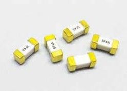 UL CUL 10.1mmx 3.1mm 빠른 4012 - 높은 돌입을 가진 임시 칩 신관 CQ40LF 500mA-40A 600VAC 350VDC